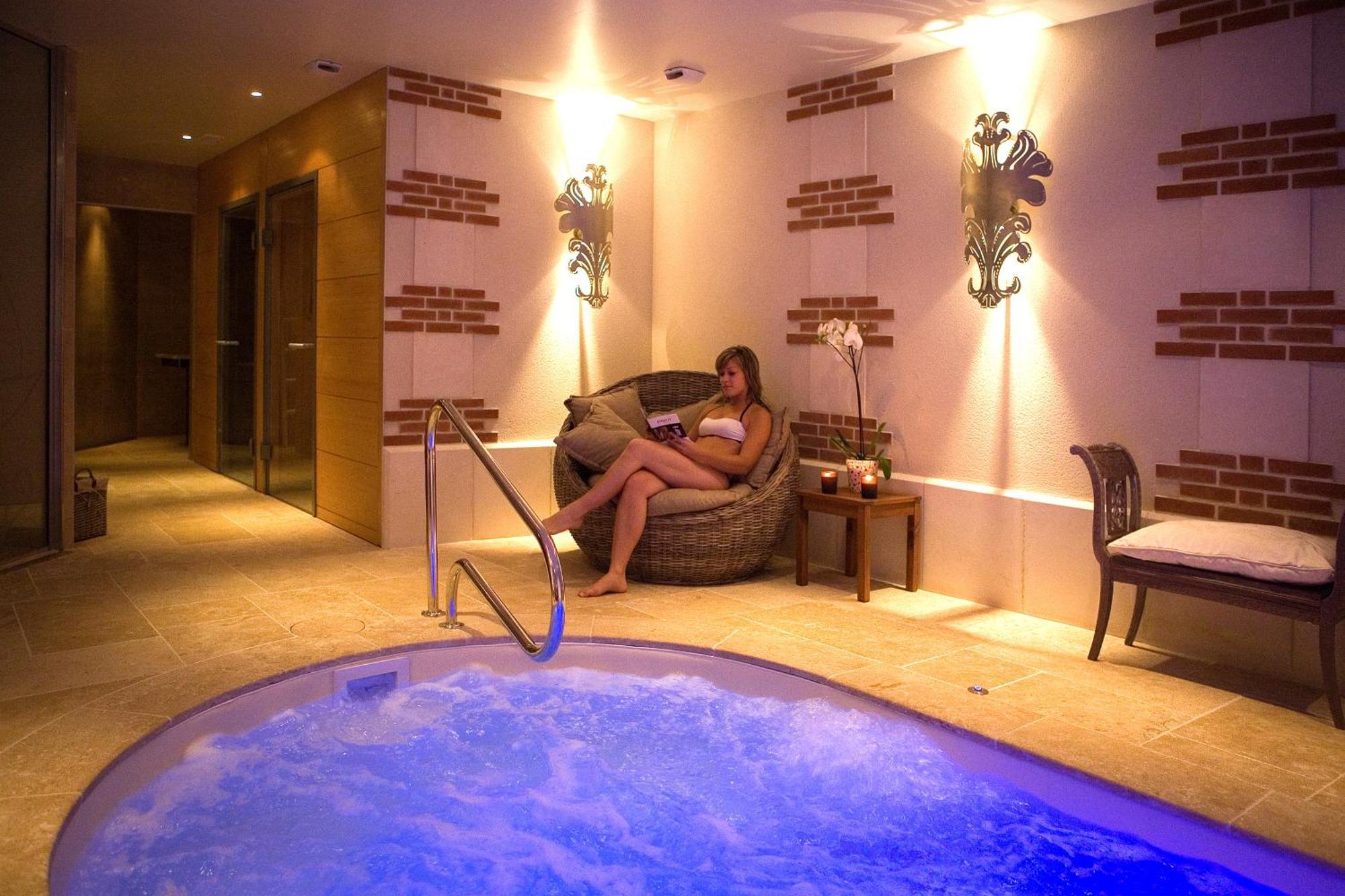 ז'ואה-לה-טור Chateau De Beaulieu Et Magnolia Spa, The Originals Relais מראה חיצוני תמונה