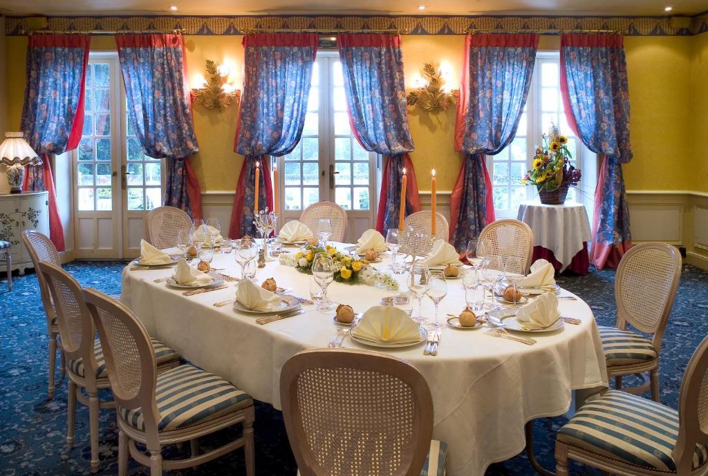 ז'ואה-לה-טור Chateau De Beaulieu Et Magnolia Spa, The Originals Relais מראה חיצוני תמונה