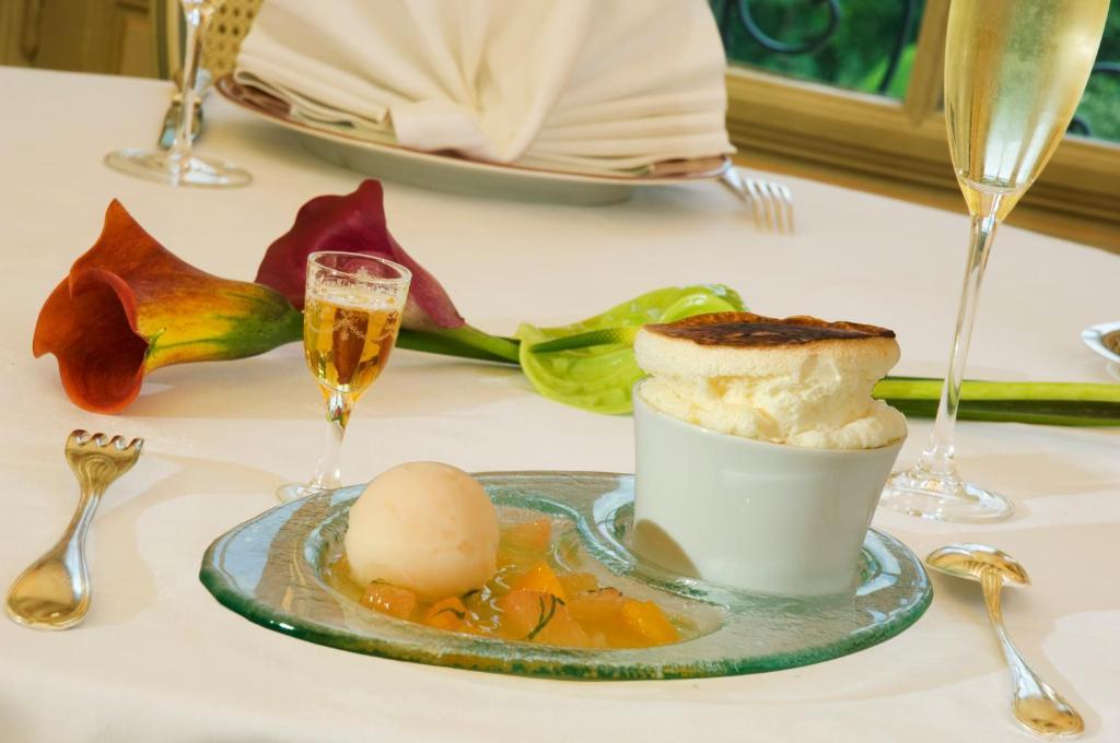 ז'ואה-לה-טור Chateau De Beaulieu Et Magnolia Spa, The Originals Relais מראה חיצוני תמונה